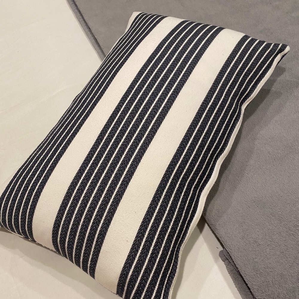 Throw pillow
